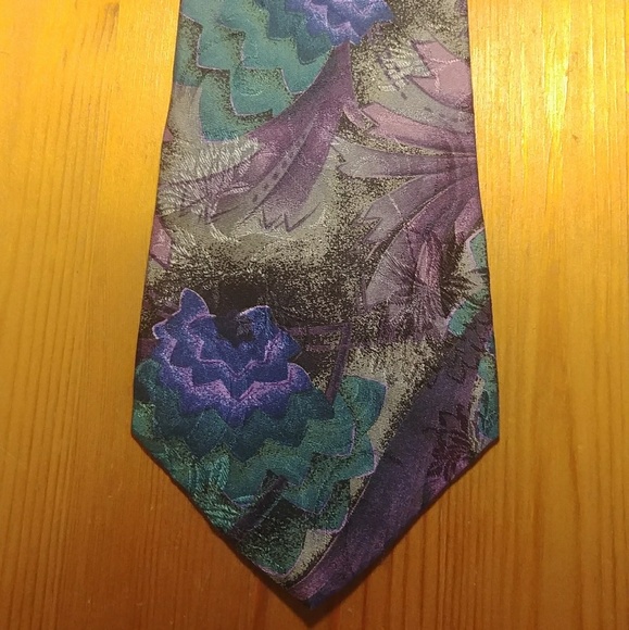 GUC BRIONI VINTAGE SILK TIE - Picture 3 of 7